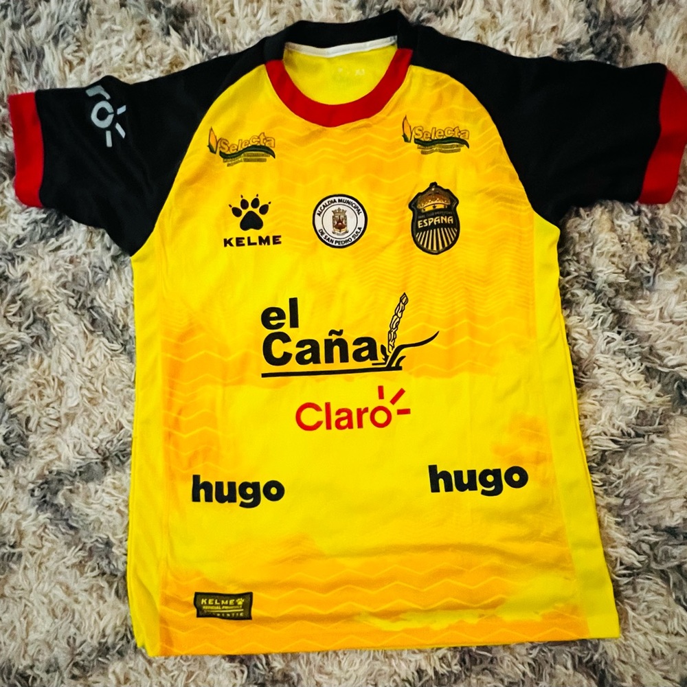 Honduras Real España jersey yellow..